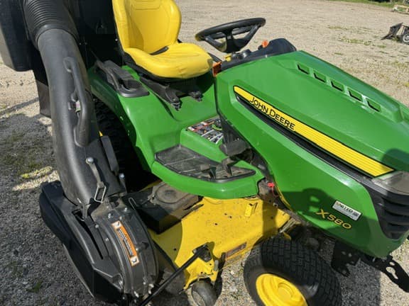 Image of John Deere X580 equipment image 4