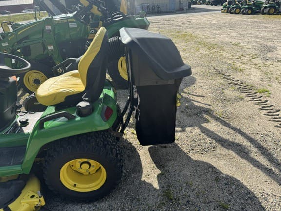2022 John Deere X580 Equipment Image0