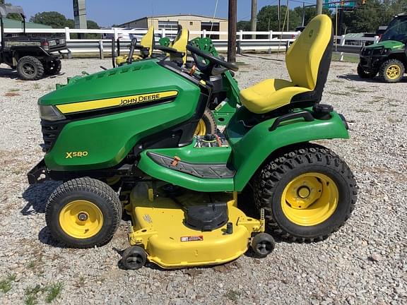 Image of John Deere X580 equipment image 1