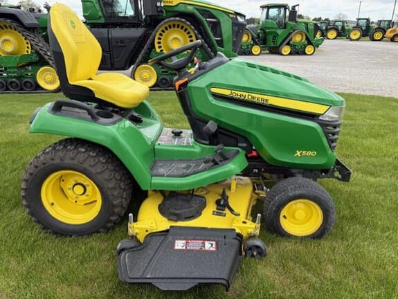 Image of John Deere X580 equipment image 2