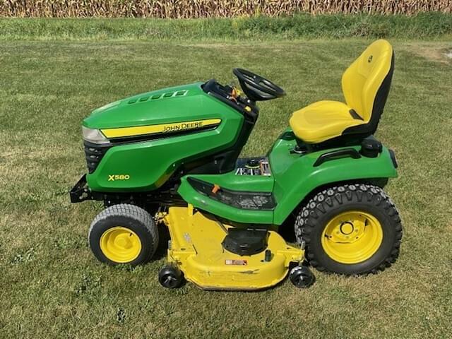 Image of John Deere X580 equipment image 1