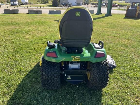 Image of John Deere X580 equipment image 3