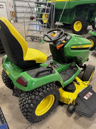 Image of John Deere X580 equipment image 4