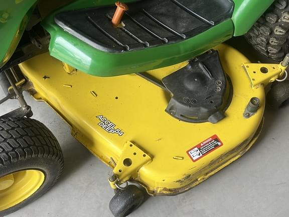 Image of John Deere X580 equipment image 1