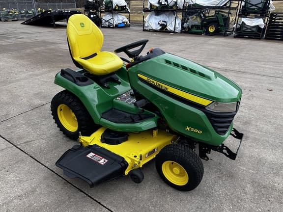 Image of John Deere X580 equipment image 2