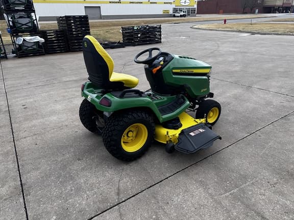 Image of John Deere X580 equipment image 4