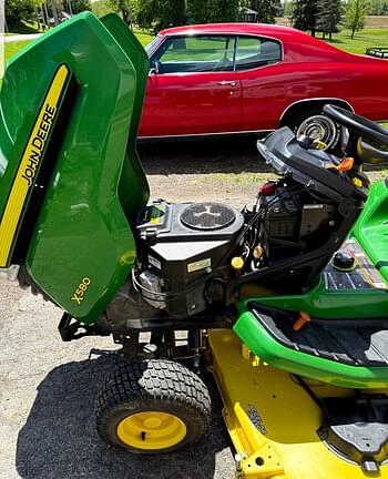 Image of John Deere X580 equipment image 3
