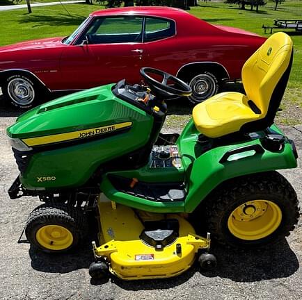 Image of John Deere X580 equipment image 4