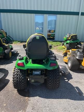 Image of John Deere X580 equipment image 2