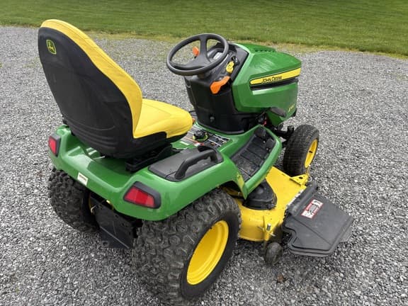 Image of John Deere X580 equipment image 3