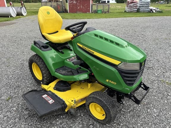 Image of John Deere X580 equipment image 2