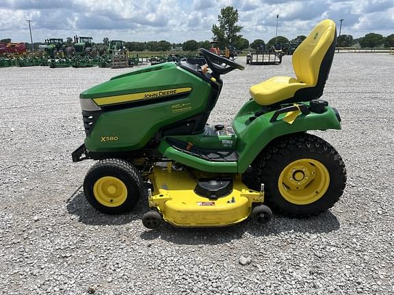 Image of John Deere X580 equipment image 4