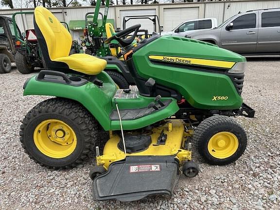 Image of John Deere X580 equipment image 1