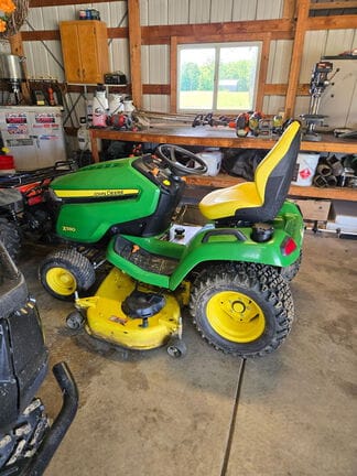2022 John Deere X580 Equipment Image0