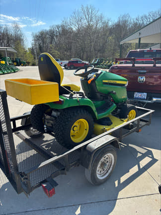 Image of John Deere X580 equipment image 3