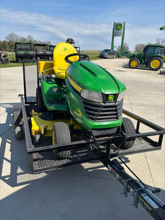 Image of John Deere X580 equipment image 2