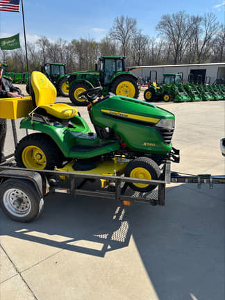 Image of John Deere X580 equipment image 1