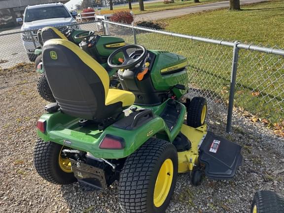 Image of John Deere X584 equipment image 3