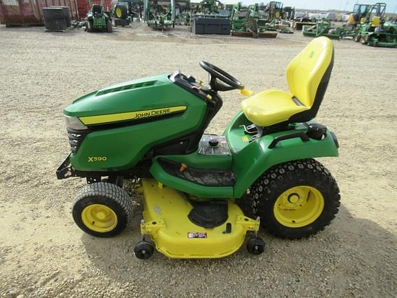 Image of John Deere X590 equipment image 3