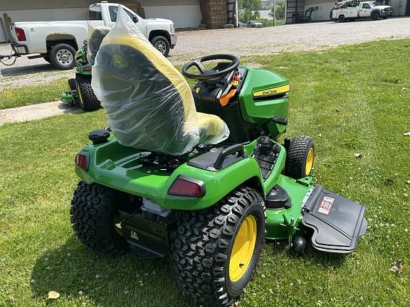 Image of John Deere X590 equipment image 4