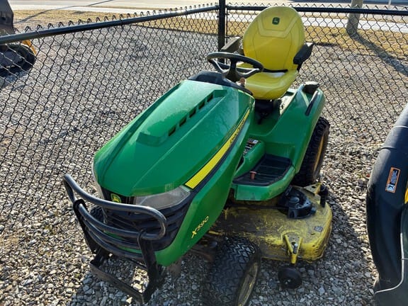 2022 John Deere X590 Equipment Image0