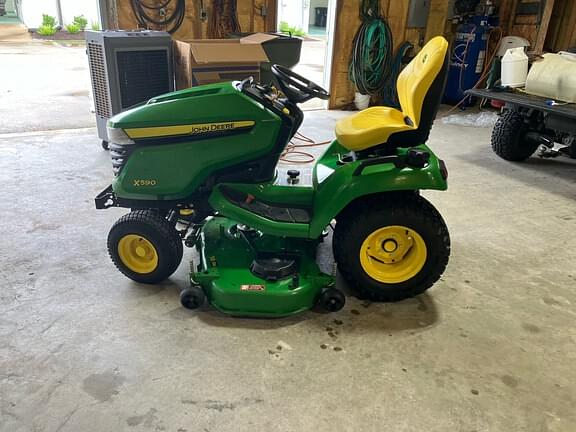 Image of John Deere X590 equipment image 3