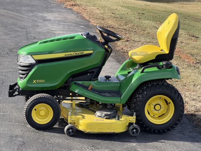Image of John Deere X590 equipment image 2