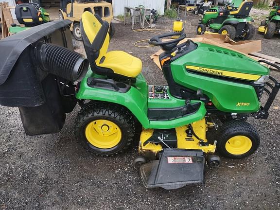 Image of John Deere X590 equipment image 4