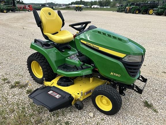 Image of John Deere X590 equipment image 3