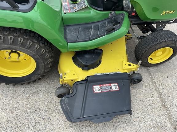Image of John Deere X590 equipment image 3