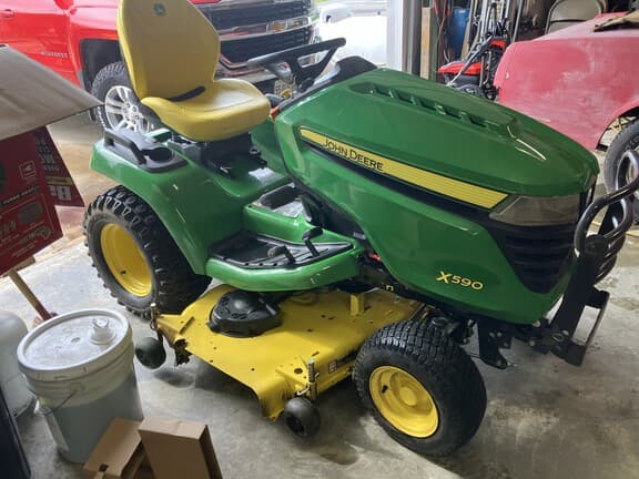 Image of John Deere X590 equipment image 4