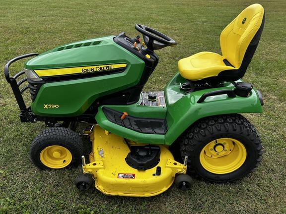 Image of John Deere X590 equipment image 2