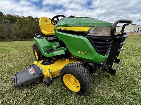 Image of John Deere X590 equipment image 3