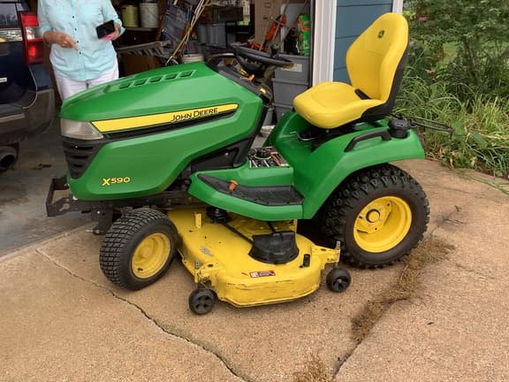 Image of John Deere X590 equipment image 1