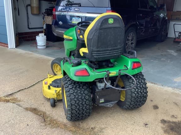 Image of John Deere X590 equipment image 3