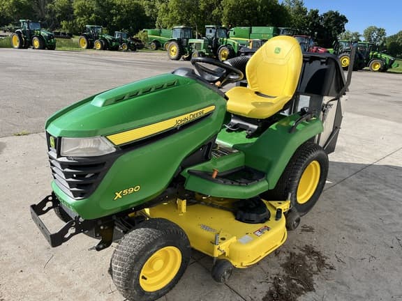 Image of John Deere X590 equipment image 4