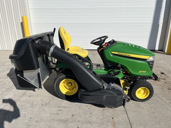 2022 John Deere X590 Equipment Image0