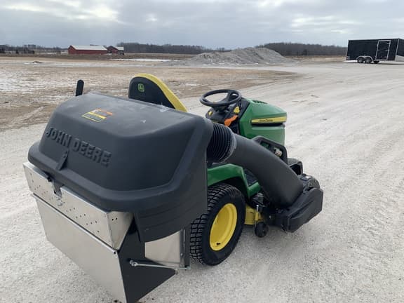 Image of John Deere X590 equipment image 4