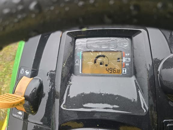 Image of John Deere X590 equipment image 4