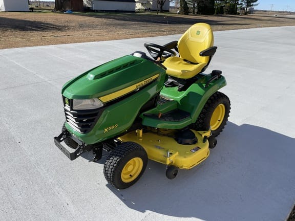 2022 John Deere X590 Equipment Image0