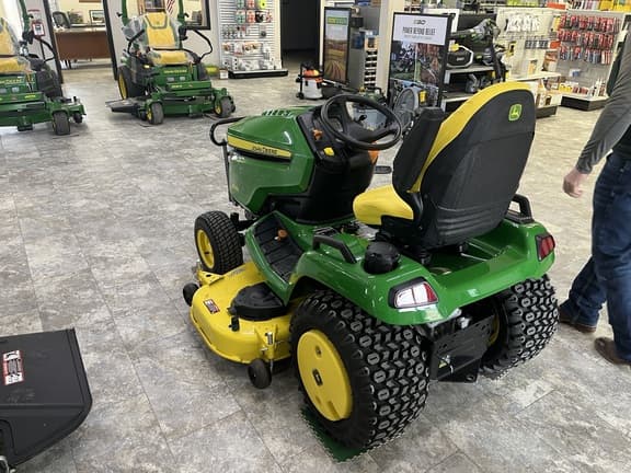 Image of John Deere X590 equipment image 4