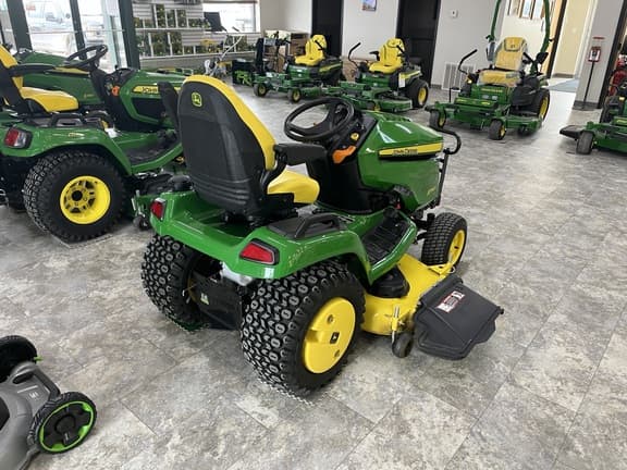 Image of John Deere X590 equipment image 3