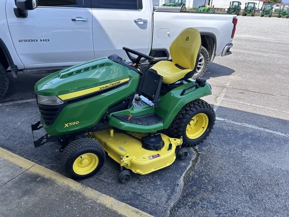 Image of John Deere X590 equipment image 1