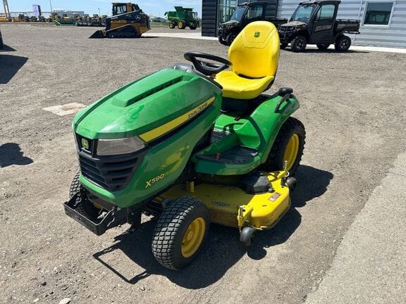 2022 John Deere X590 Equipment Image0