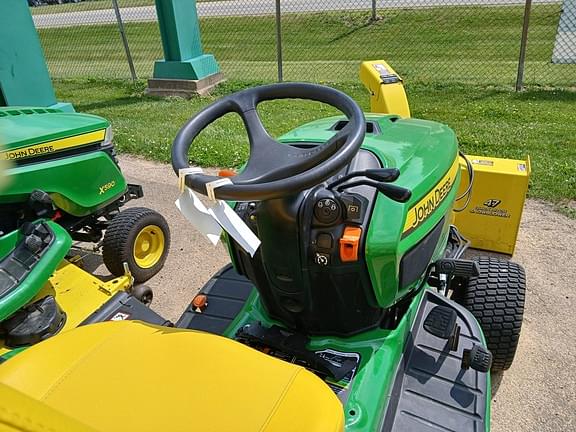 Image of John Deere X730 equipment image 3