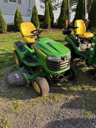 2022 John Deere X730 Equipment Image0