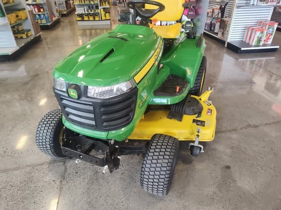 Image of John Deere X730 equipment image 3