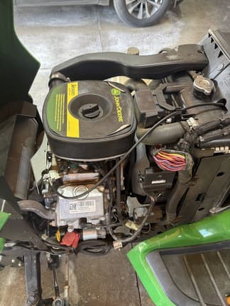 Image of John Deere X730 equipment image 1