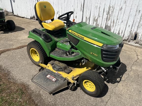 Image of John Deere X730 equipment image 4