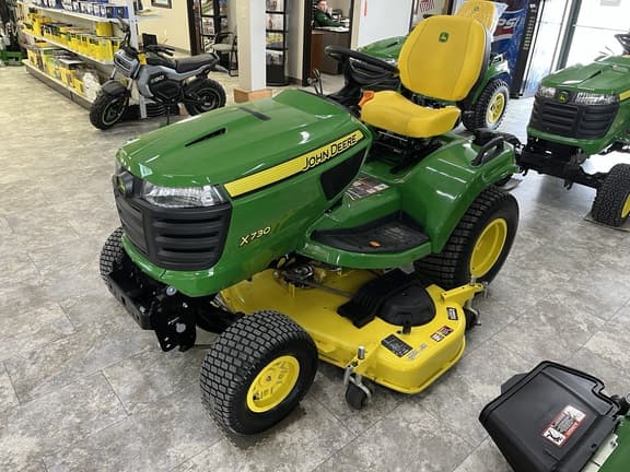 Image of John Deere X730 equipment image 2